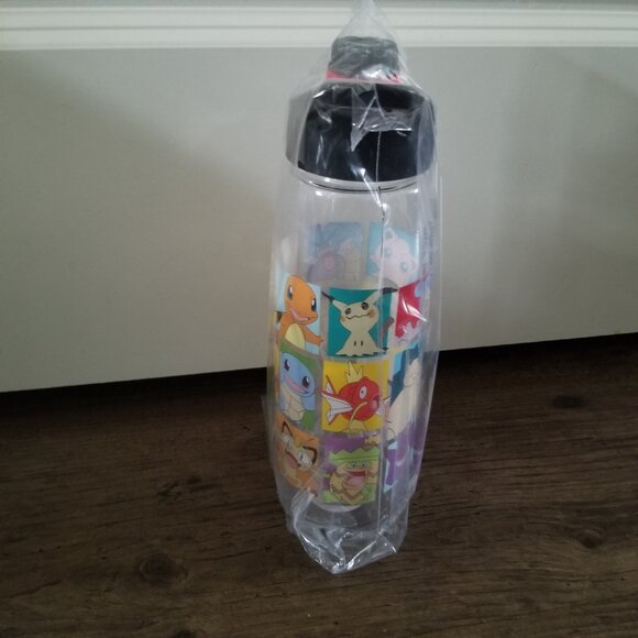 Pokemon 32 oz. Water Bottle - Picture 4 of 12